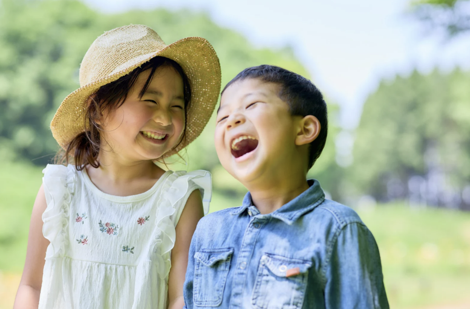 Bermain dan belajar anak, manfaat bermain untuk anak, perkembangan anak, pentingnya bermain, anak aktif belajar, Bunda, si Kecil